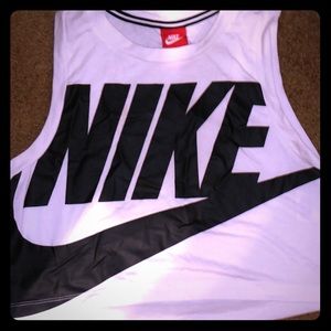 Nike top